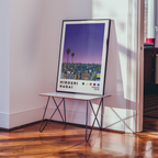Hiroshi Nagai Tokyo Skyline poster visualiserad på vägg – från Bozetto i hög kvalitet