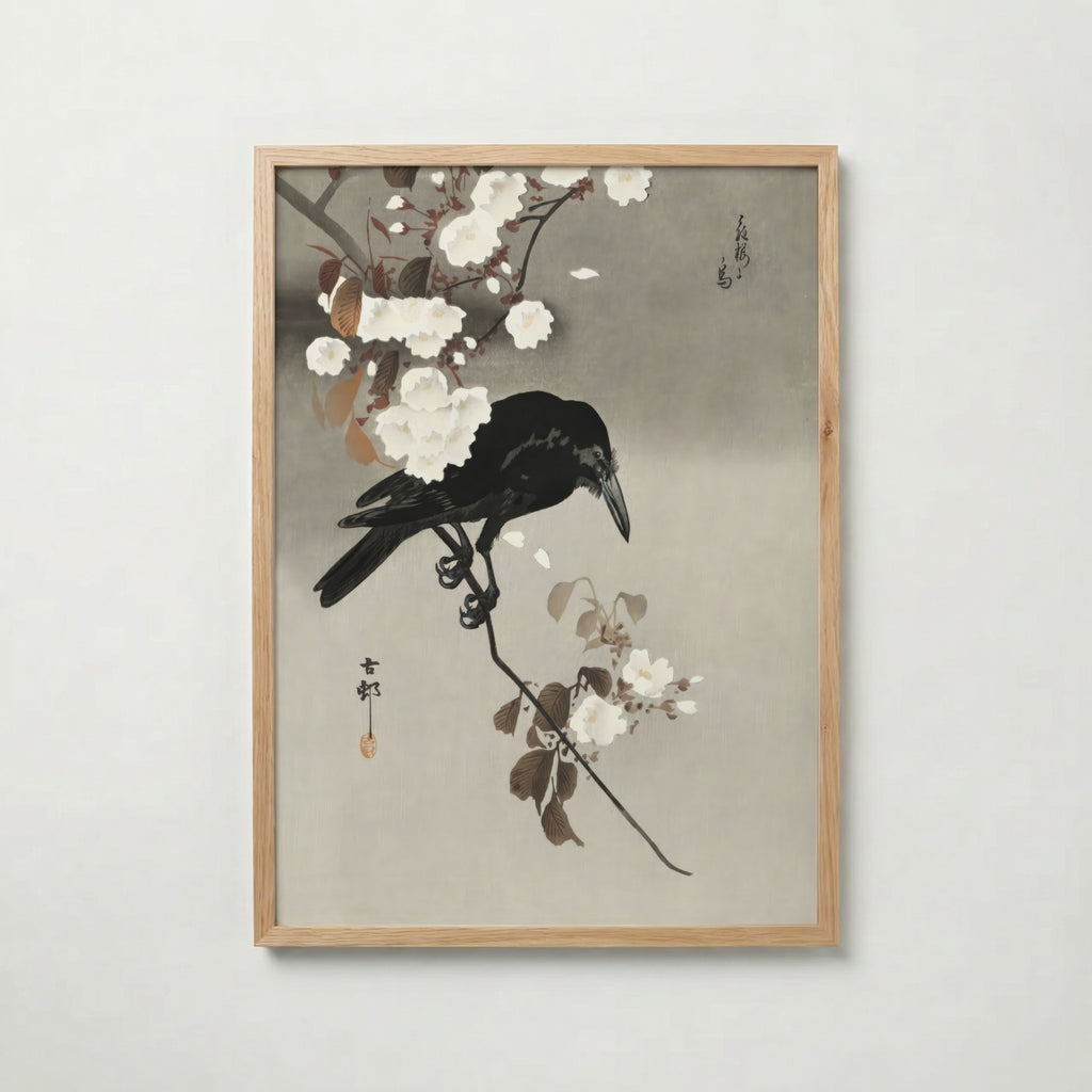 Crow and Cherry Blossom i ekram med ljust trä – köp enkelt hos Bozetto affisch i hög kvalitet