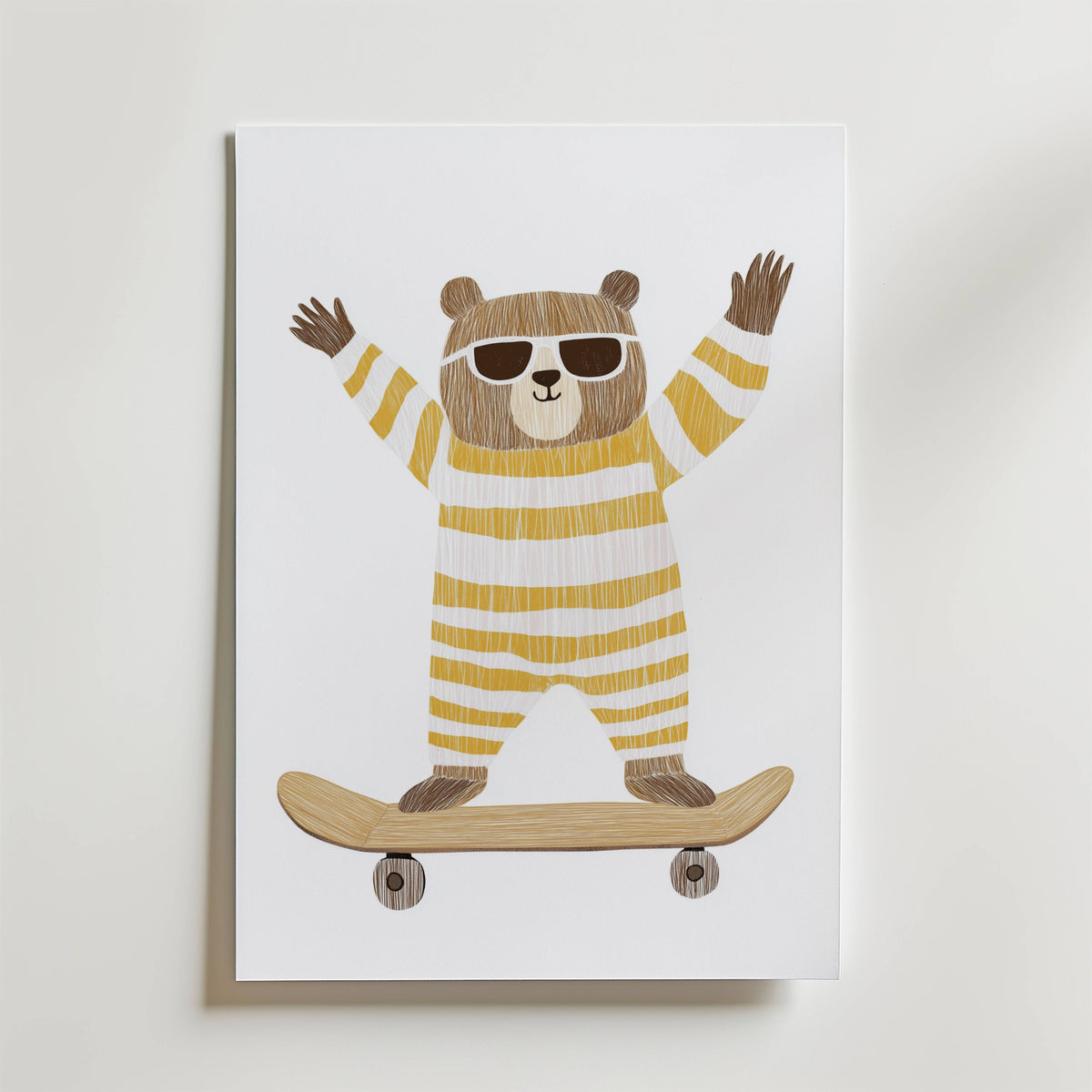 Sunny Skater Bear – stilfullt konsttryck från Bozetto, tryckt på matt finpapper i hög tryckkvalitet