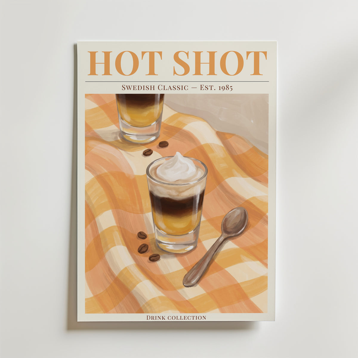 HOT SHOT affisch inramad i neutral ram – se hur konsttrycket ser ut, Bozetto i hög tryckkvalitet
