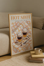Two Hot Shots Please affisch i minimalistiskt sovrum – köp enkelt hos Bozetto i hög kvalitet