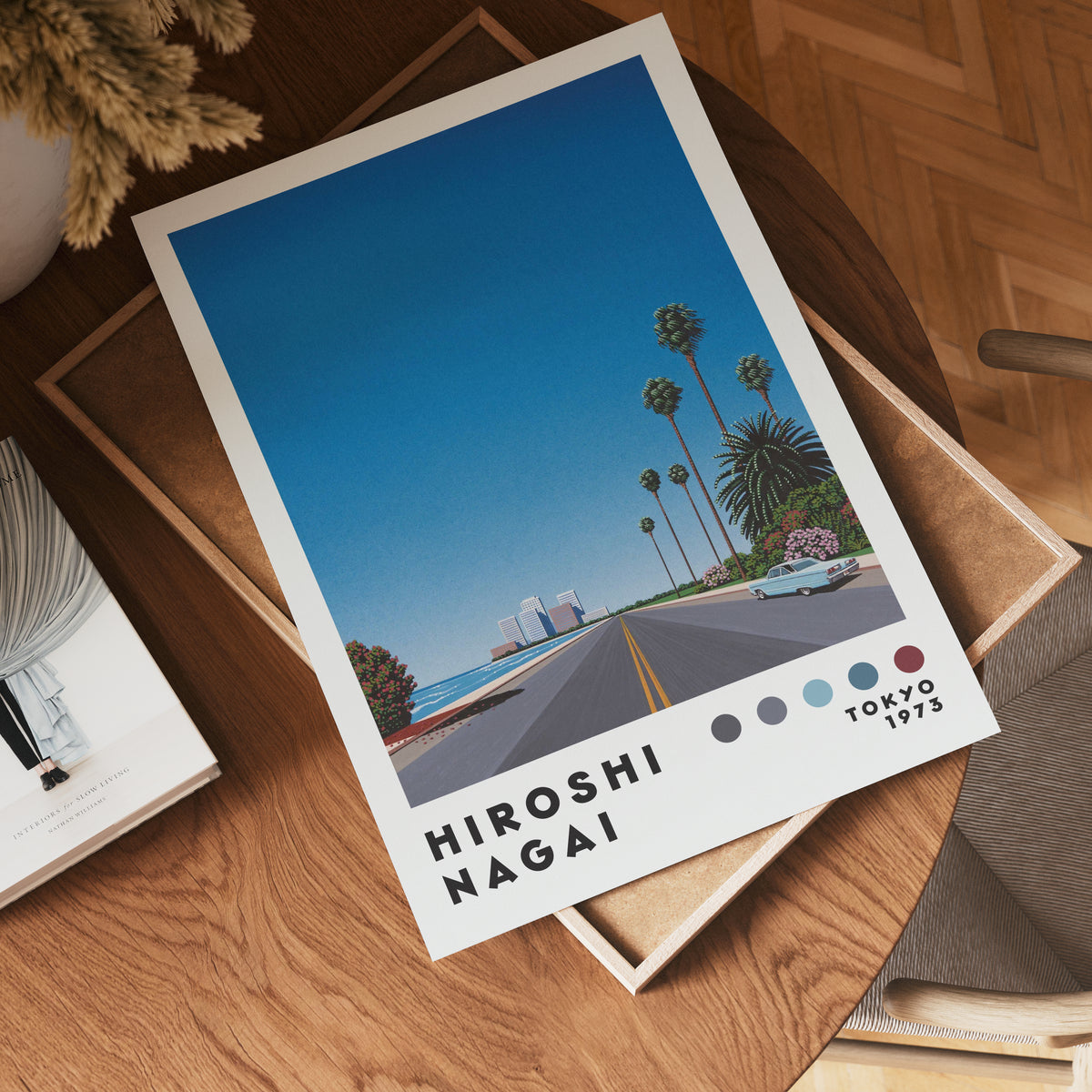 Hiroshi Nagai Coastal Drive poster visualiserad på vägg – från Bozetto i hög kvalitet