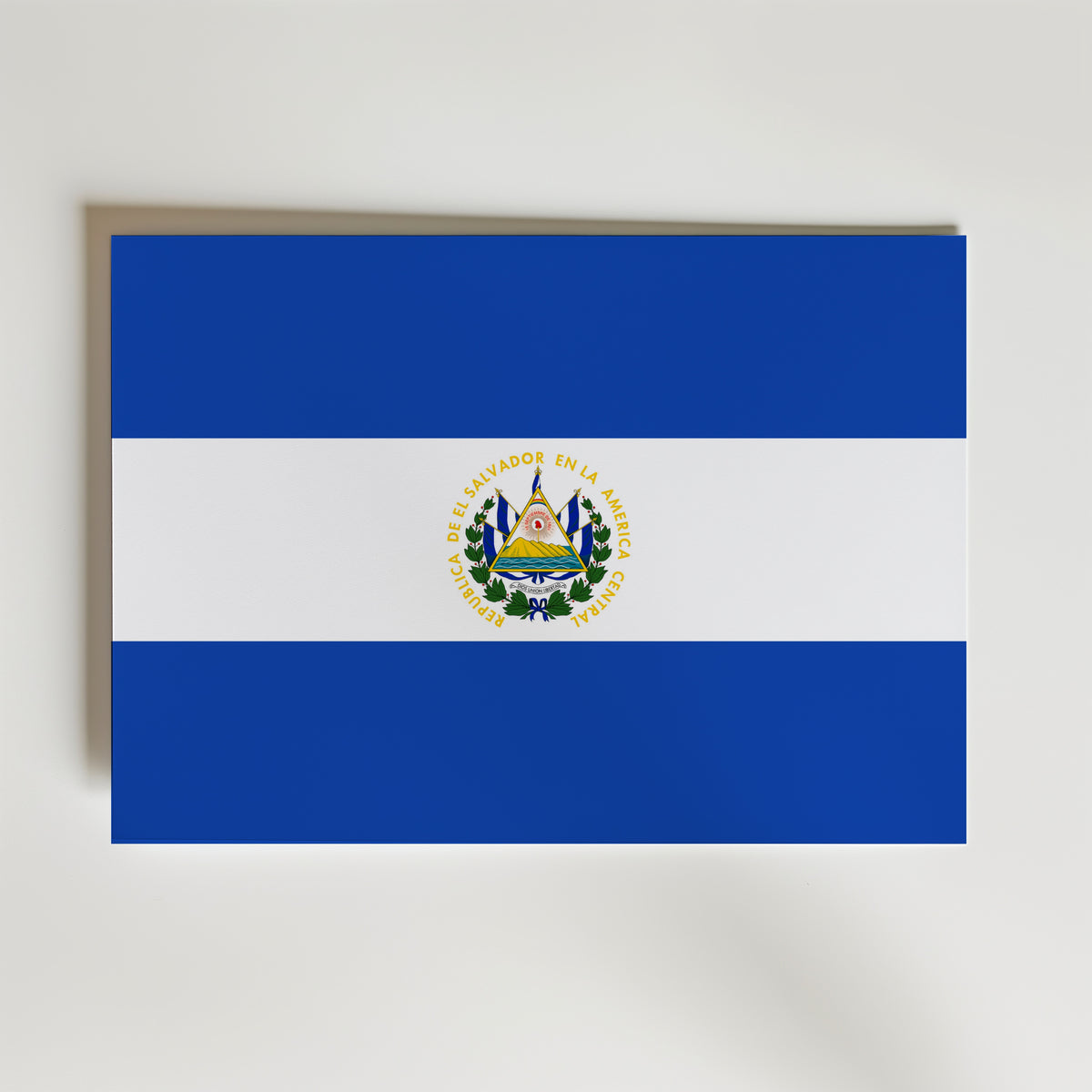 El Salvador National Flag Poster – modern konst och stilren konsttryck för hemmet hos Bozetto