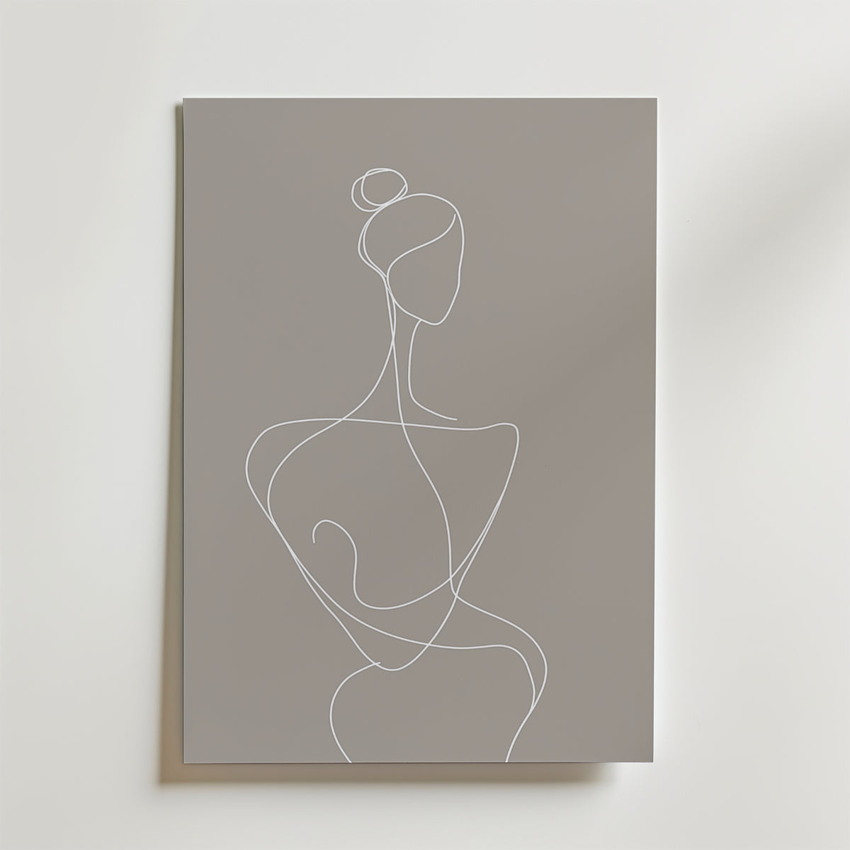 White Line Woman Silhouette – stilfullt konsttryck från Bozetto, tryckt på matt finpapper