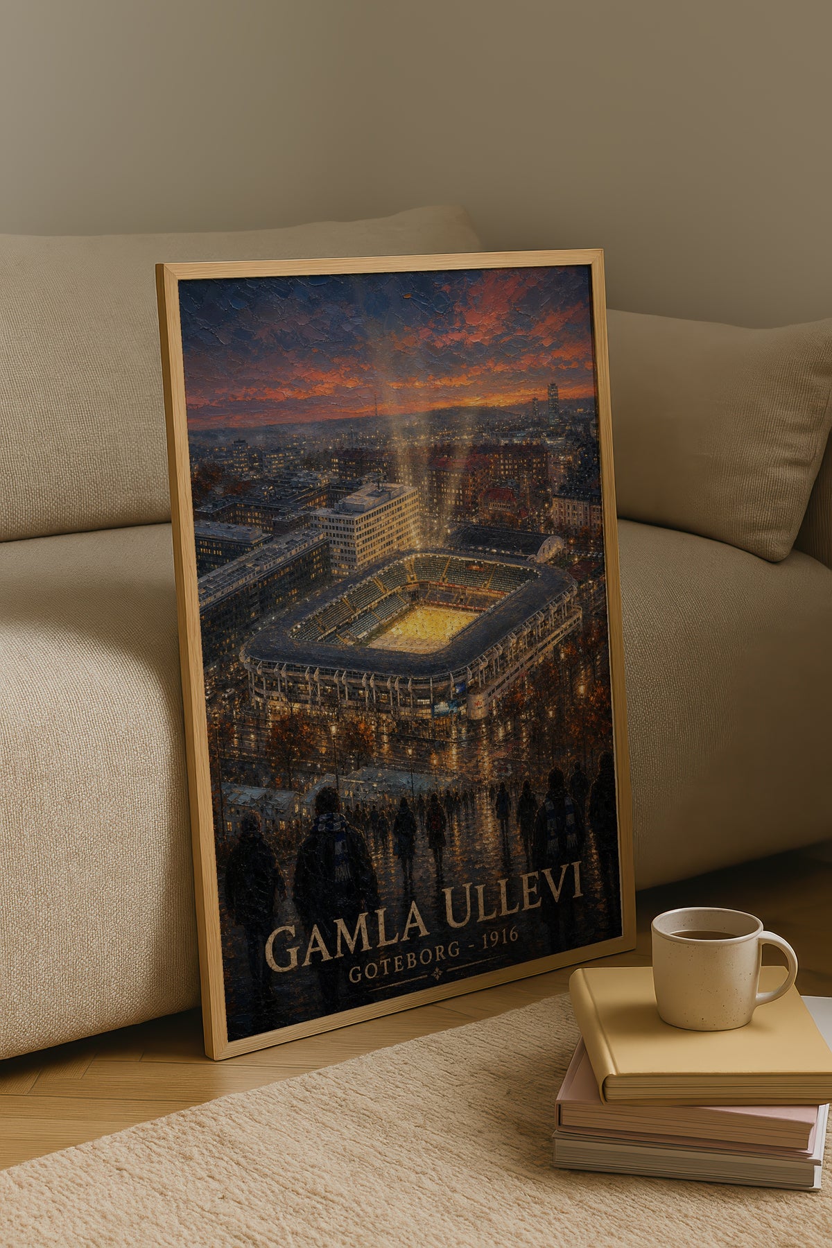 Matchkväll vid Gamla Ullevi affisch i ljust minimalistiskt vardagsrum – köp enkelt hos Bozetto