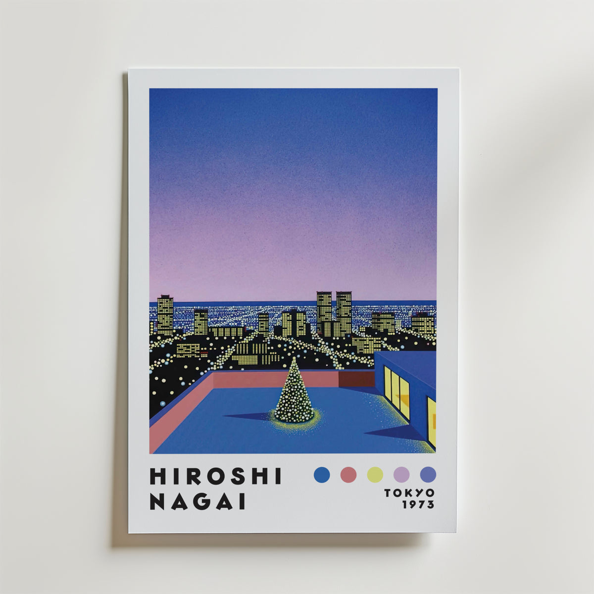 Mockup av Hiroshi Nagai Rooftop affisch på vägg – köp enkelt hos Bozetto i hög kvalitet