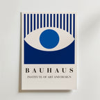 Bauhaus Blue Eye – stilfullt konsttryck från Bozetto, tryckt på matt finpapper i hög tryckkvalitet