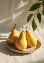 Elegant Pear – Bozetto poster i hög kvalitet, perfekt för varje rum i hemmet i hög tryckkvalitet