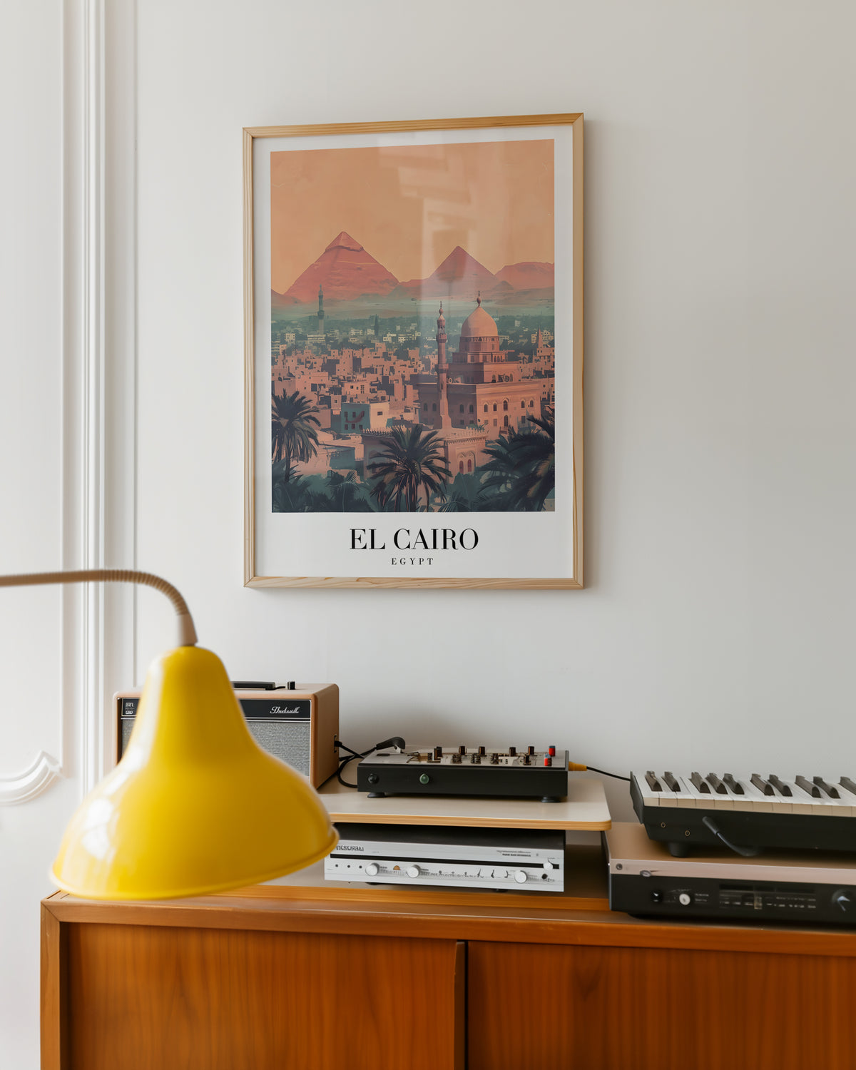 Mockup av Echoes Of Cairo affisch på vägg – köp enkelt hos Bozetto i hög kvalitet