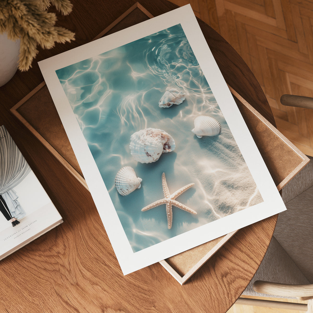Starfish and Shells Beach Poster – modern konst och stilren konsttryck för hemmet hos Bozetto