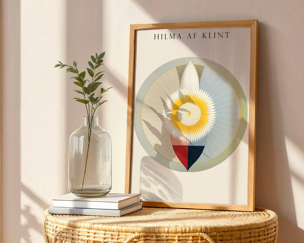 Väggmockup med Hilma af Klint The Sun – köp enkelt hos Bozetto affisch i hög kvalitet