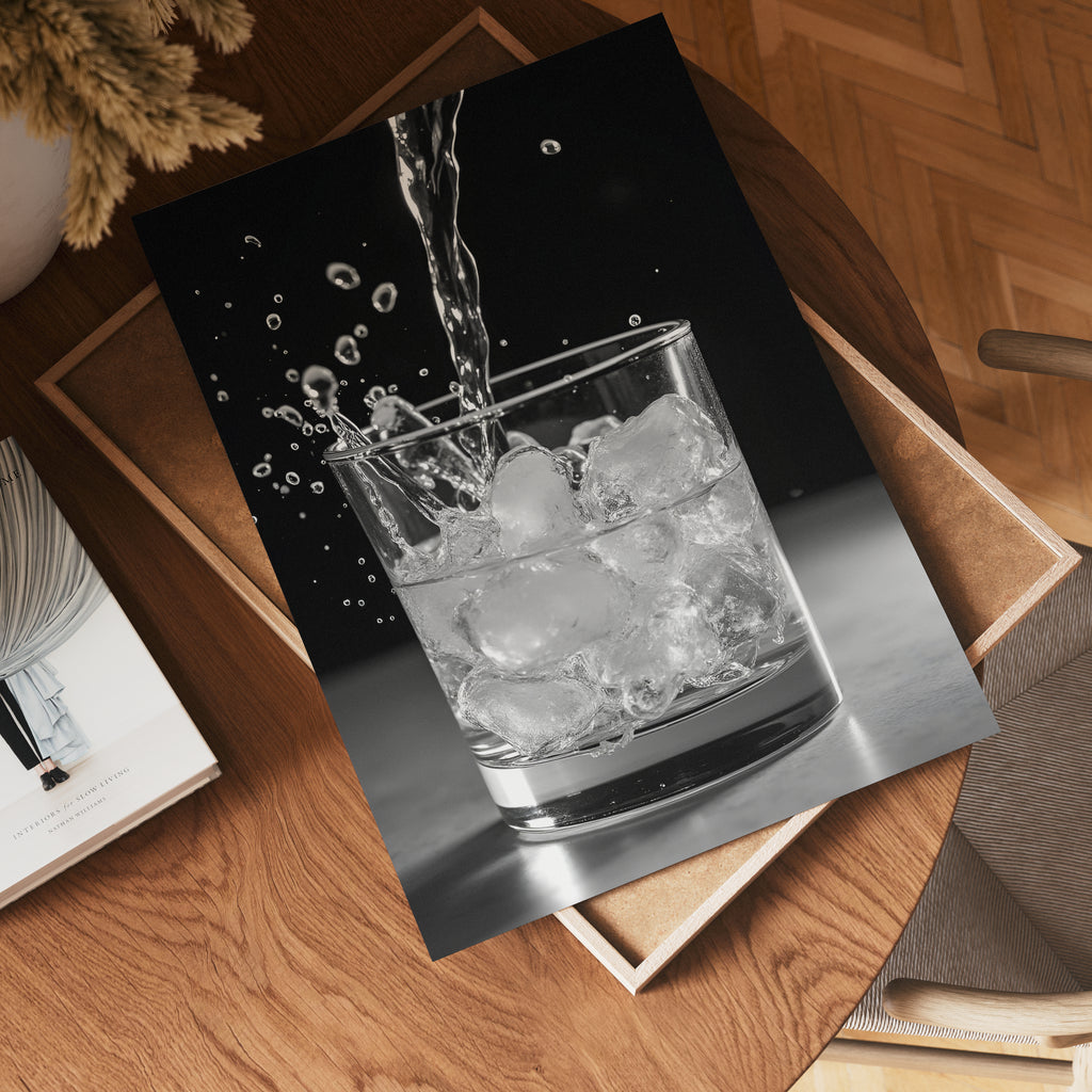 Ice Cold Water Splash poster visad rakt fram – Bozetto affisch i hög tryckkvalitet