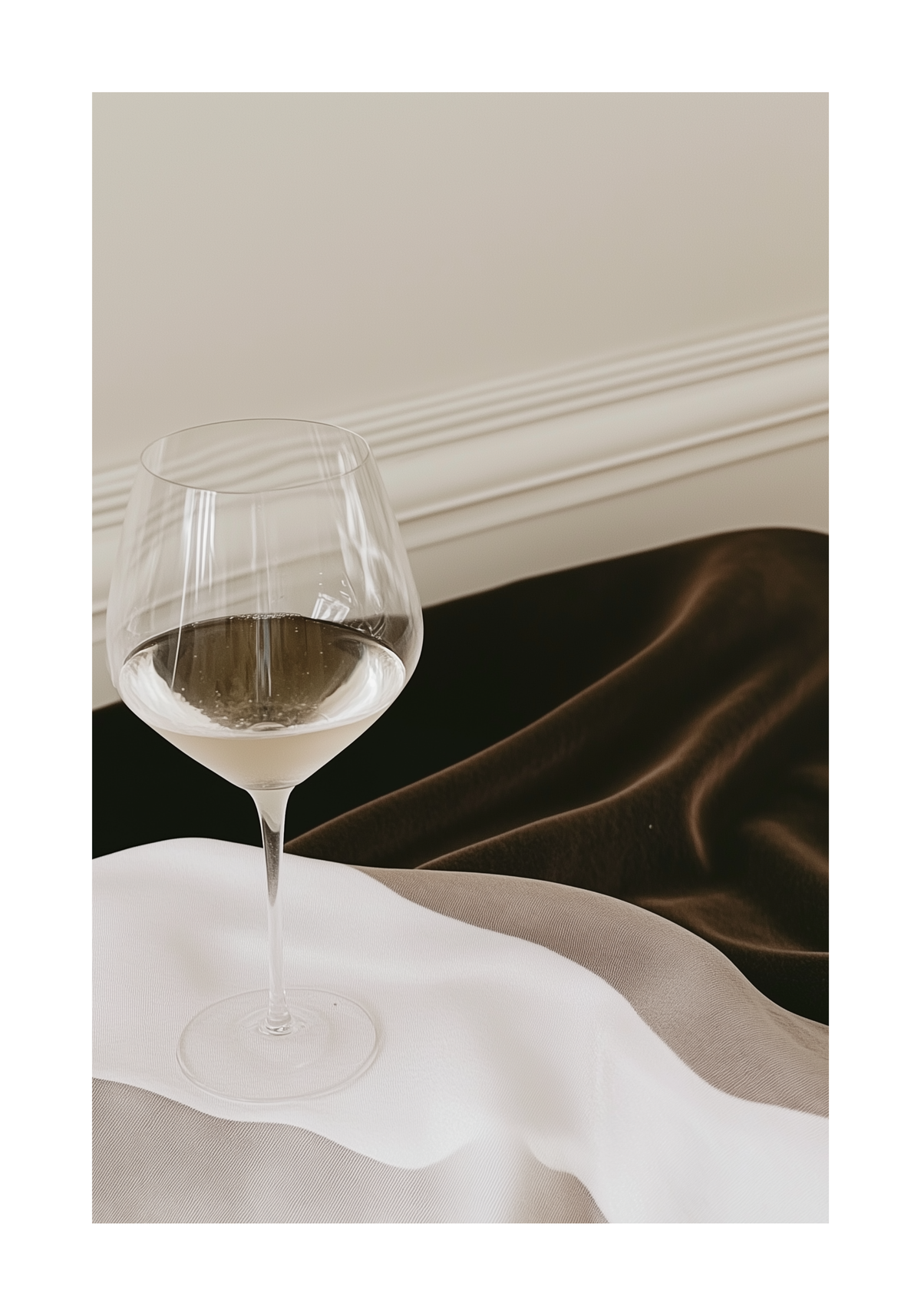 Elegance in Silence Drink poster visad rakt fram – Bozetto affisch i hög tryckkvalitet