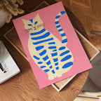 Blue Striped Cat poster visad rakt fram – Bozetto affisch i hög tryckkvalitet i hög tryckkvalitet