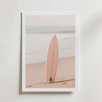 Soft Coast Surfboard – stilfullt konsttryck från Bozetto, tryckt på matt finpapper