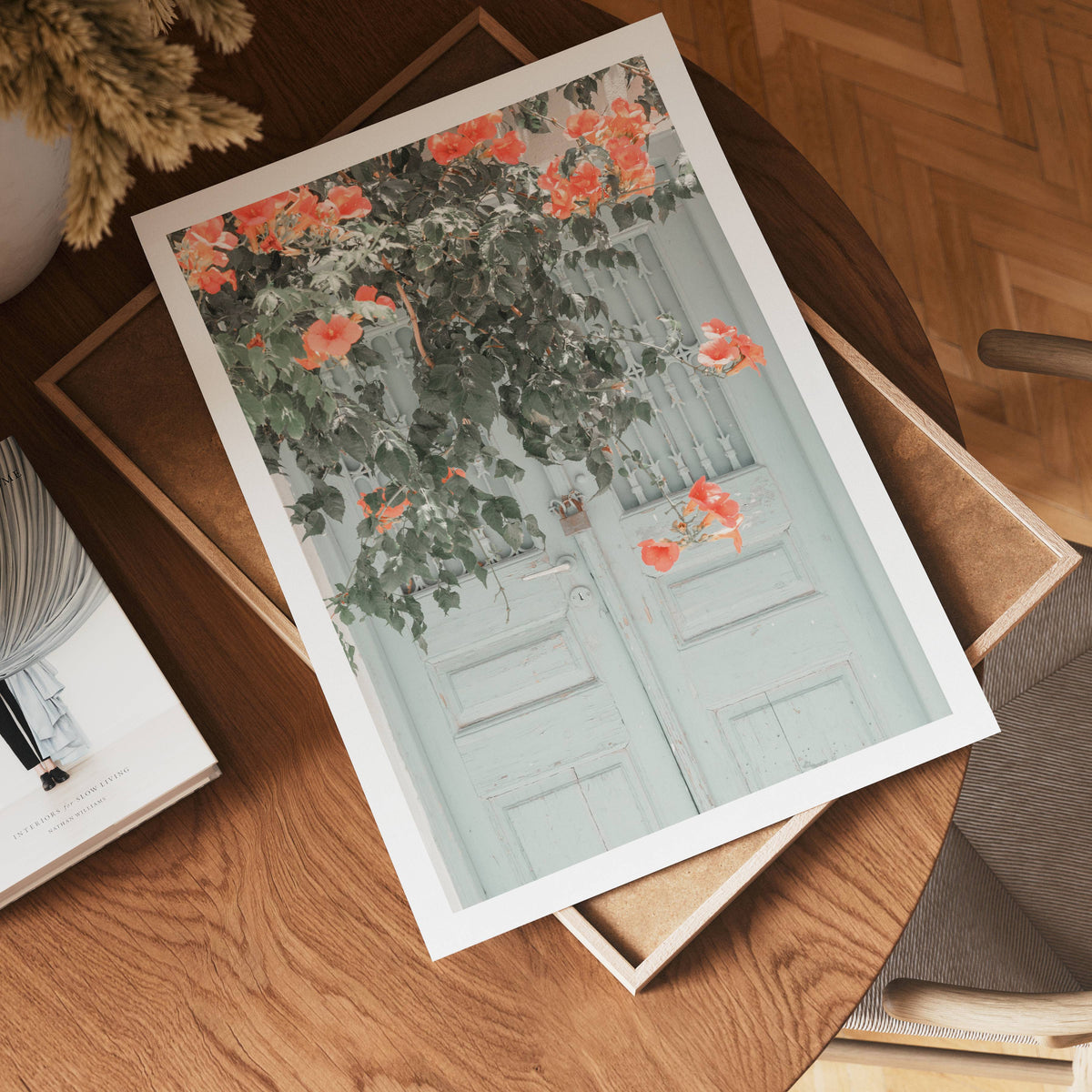 Rustic Floral Doorway poster visad rakt fram – Bozetto affisch i hög tryckkvalitet