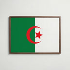 Algeria National Flag Poster i valnötsram – varm konstaffisch för hemmet från Bozetto