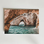 Coastal Cave Passage – stilfullt konsttryck från Bozetto, tryckt på matt finpapper