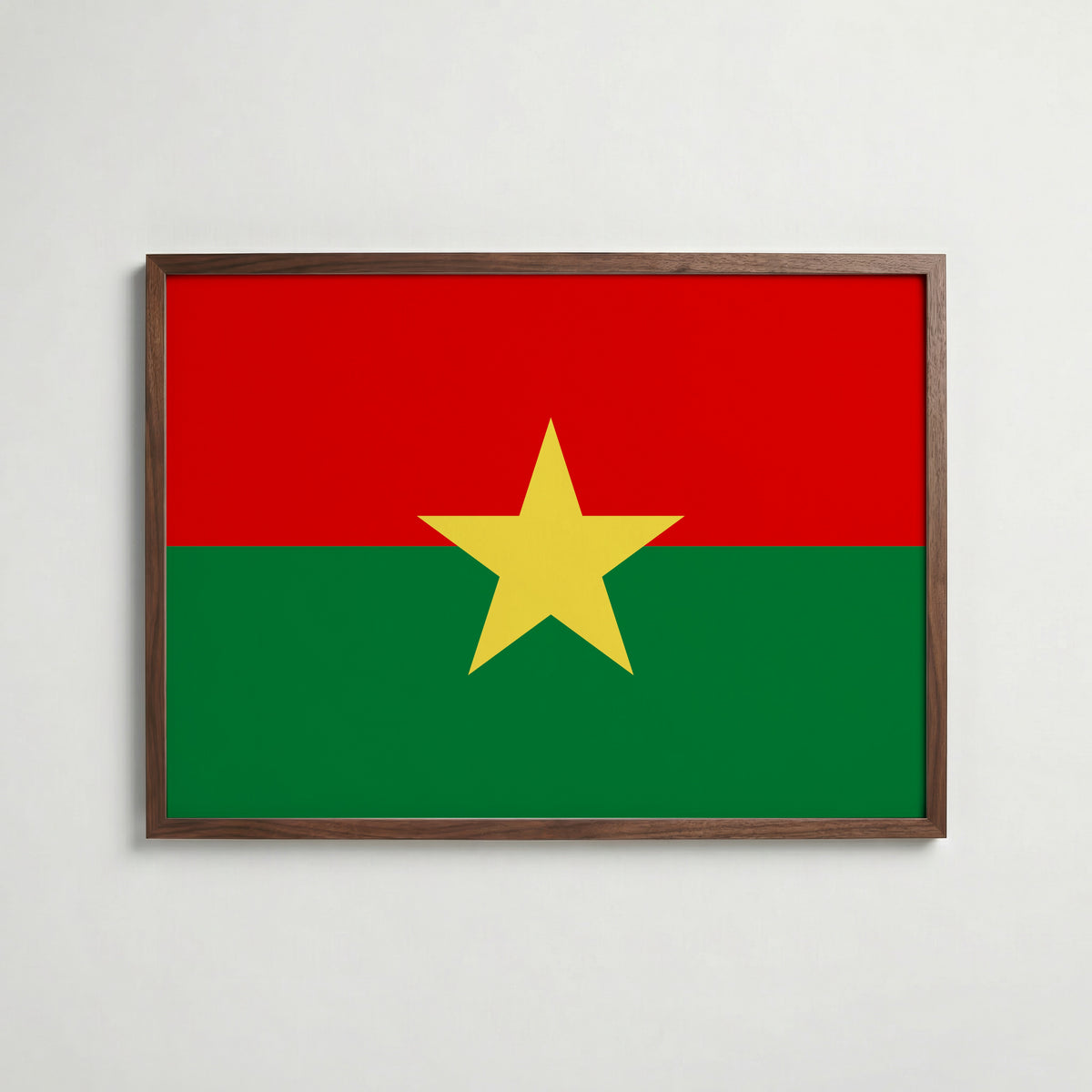 Burkina Faso National Flag Poster i valnötsram – varm konstaffisch för hemmet från Bozetto