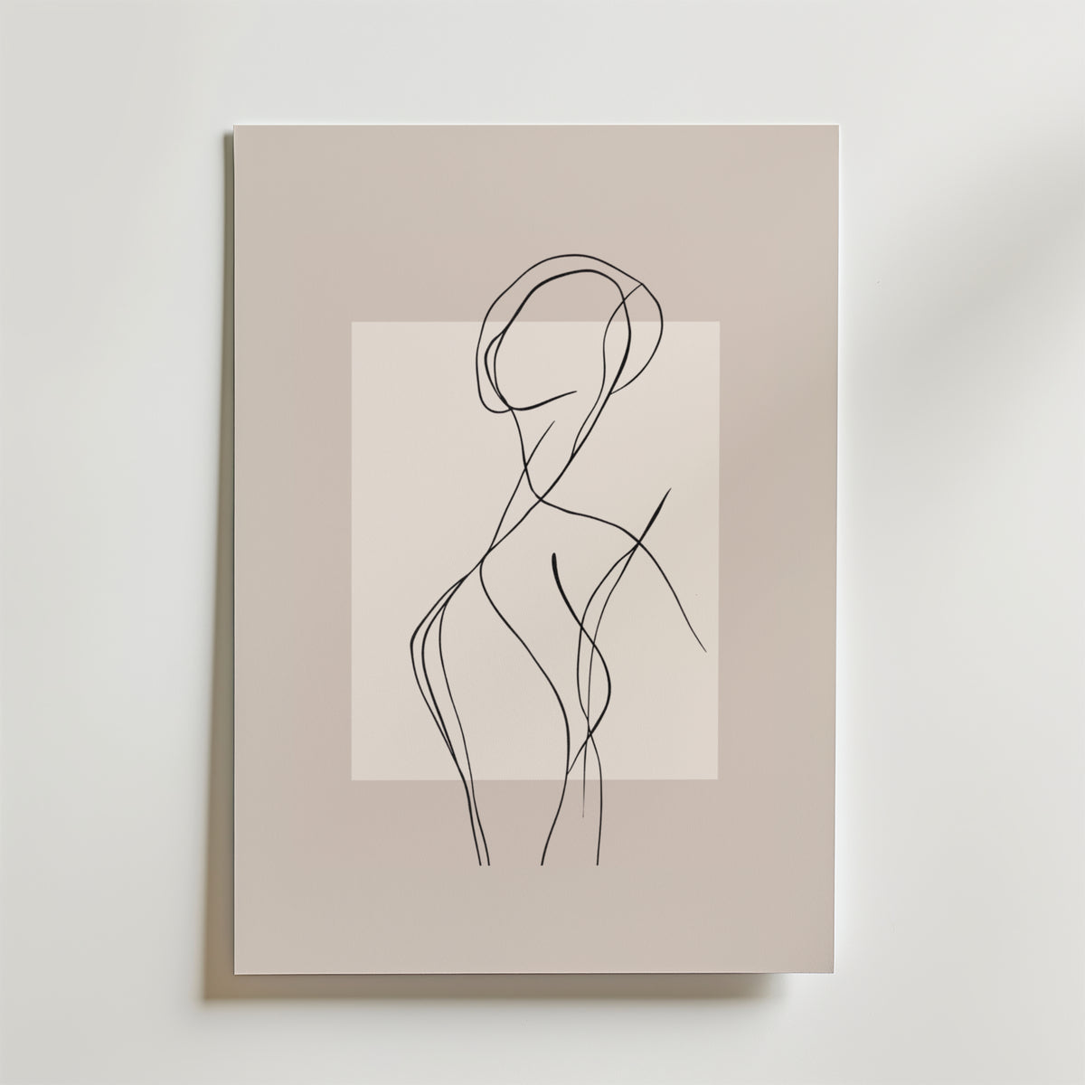 Curvy Line Art Woman – stilfullt konsttryck från Bozetto, tryckt på matt finpapper
