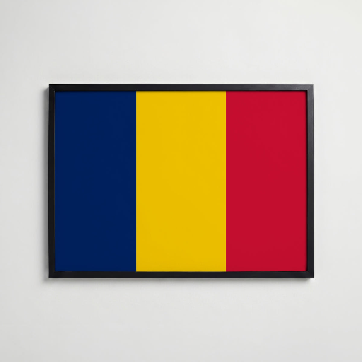 Chad National Flag Poster i svart ram – stilren konsttryck som väggdekor från Bozetto
