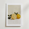 Minimal Lemon – stilfullt konsttryck från Bozetto, tryckt på matt finpapper i hög tryckkvalitet
