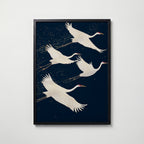Midnight Cranes konsttryck på vit bakgrund – elegant Bozetto affisch för hemmet i hög tryckkvalitet