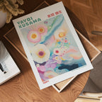 Väggmockup med Yayoi Kusama Ethereal Bloom – köp enkelt hos Bozetto affisch i hög kvalitet