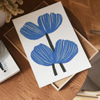Blue floral poster visad rakt fram – Bozetto affisch i hög tryckkvalitet i hög tryckkvalitet
