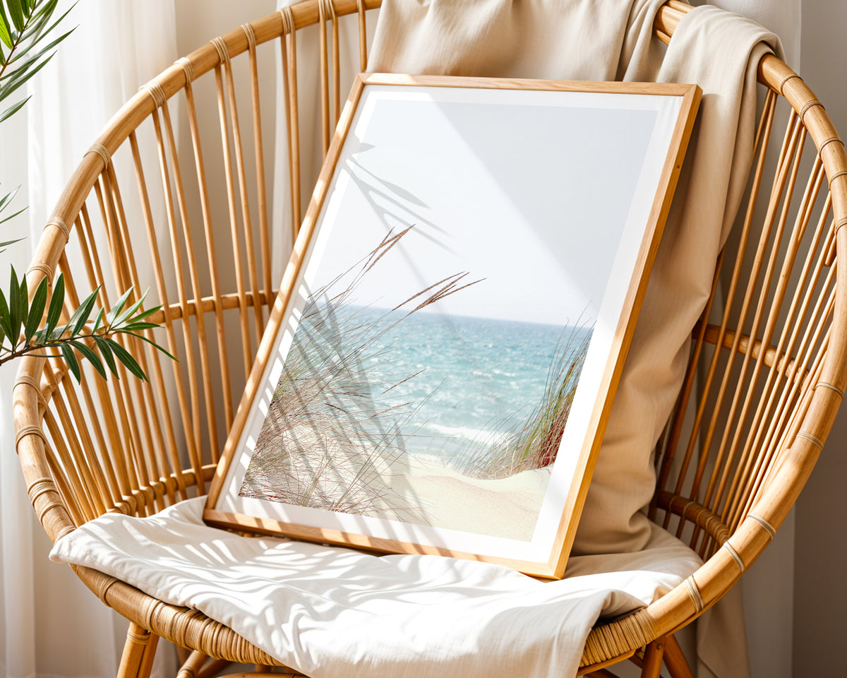 Väggmockup av Coastal Breeze Dunes affisch på ljus vägg – Bozetto konsttryck – nr 3