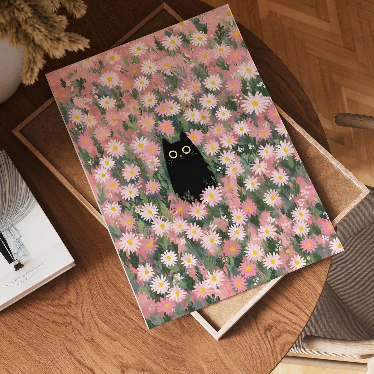 Hidden Cat in Daisy Meadow affisch på vit bakgrund – köp enkelt hos Bozetto i hög kvalitet