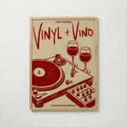 Vinyl & Vino i ekram med ljust trä – köp enkelt hos Bozetto affisch i hög kvalitet