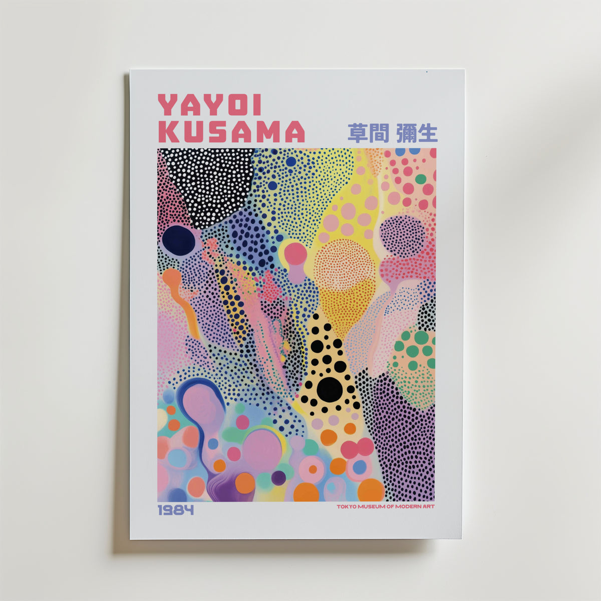 Mockup av Yayoi Kusama Colorful Dots affisch på vägg – köp enkelt hos Bozetto i hög kvalitet