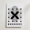 Bauhaus Abstract Bloom – stilfullt konsttryck från Bozetto, tryckt på matt finpapper