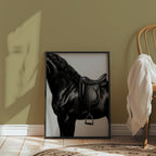 Black Stallion Saddle Poster – i rum 4