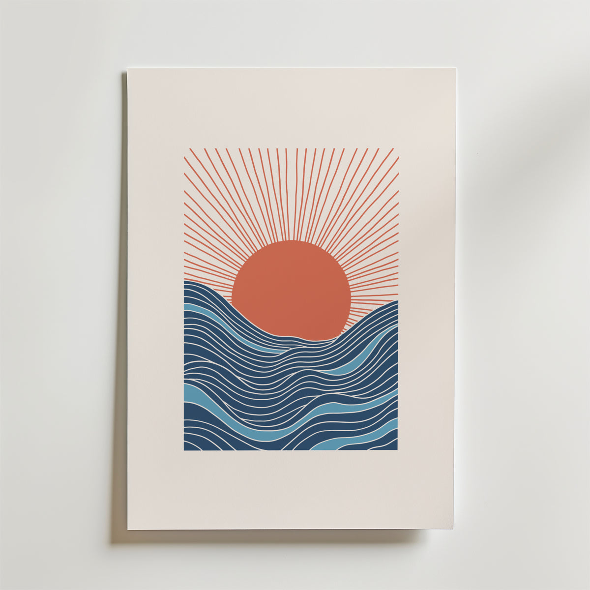 Sunset Over Waves – stilfullt konsttryck från Bozetto, tryckt på matt finpapper i hög tryckkvalitet