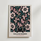 Cat in the Anemone William Morris Poster – svart katt bland William Morris anemonemönster i svart och rosa