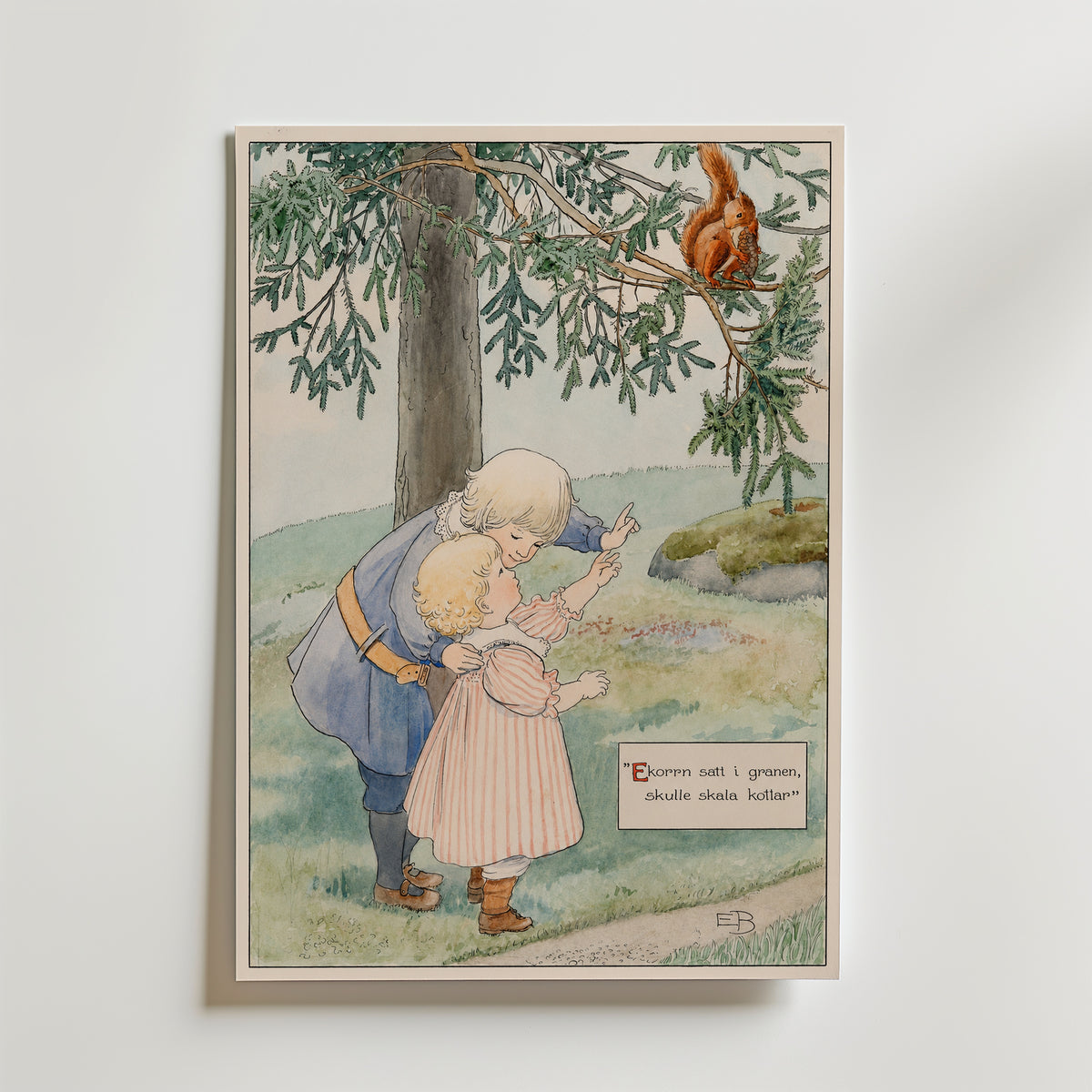 Elsa Beskow Ekorren i Granen affisch i neutral inramning – konsttryck från Bozetto i hög kvalitet
