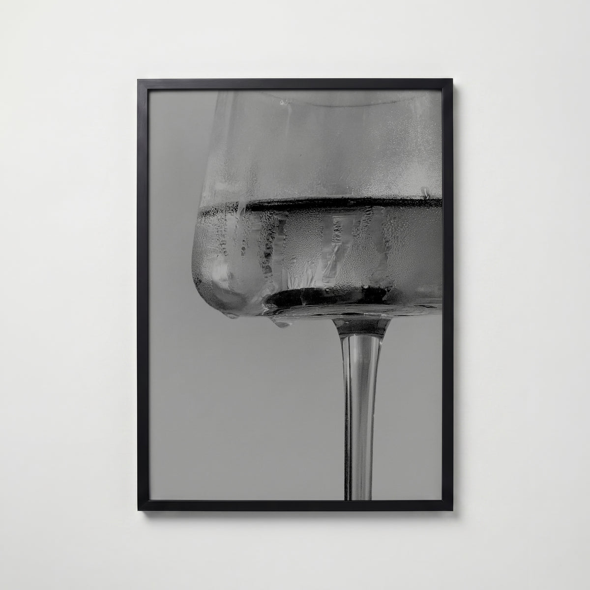 Frosted Wine Glass Poster – svart ram
