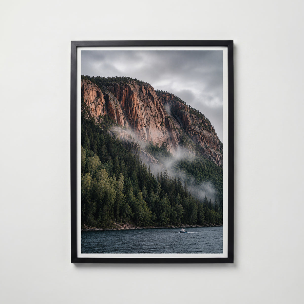 Plakat fiordu na klifie II
