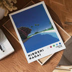 Väggmockup med Hiroshi Nagai Deep Blue Pool – köp enkelt hos Bozetto affisch i hög kvalitet