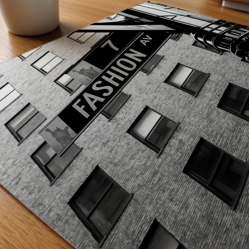 Fashion Avenue Sign Poster – närbild på papper
