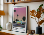 Hiroshi Nagai Evening Motel poster visualiserad på vägg – från Bozetto i hög kvalitet