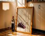 Mockup av Time For Grapes affisch på vägg – köp enkelt hos Bozetto i hög kvalitet