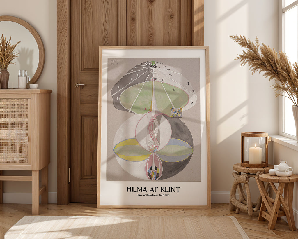 Hilma af Klint Tree of poster visualiserad på vägg – från Bozetto i hög kvalitet