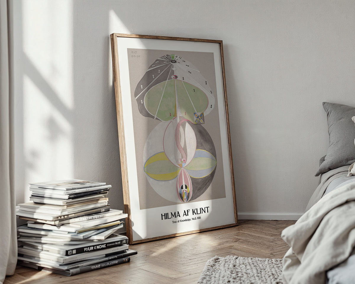 Hilma af Klint Tree of poster visualiserad på vägg – stilren mockup från Bozetto