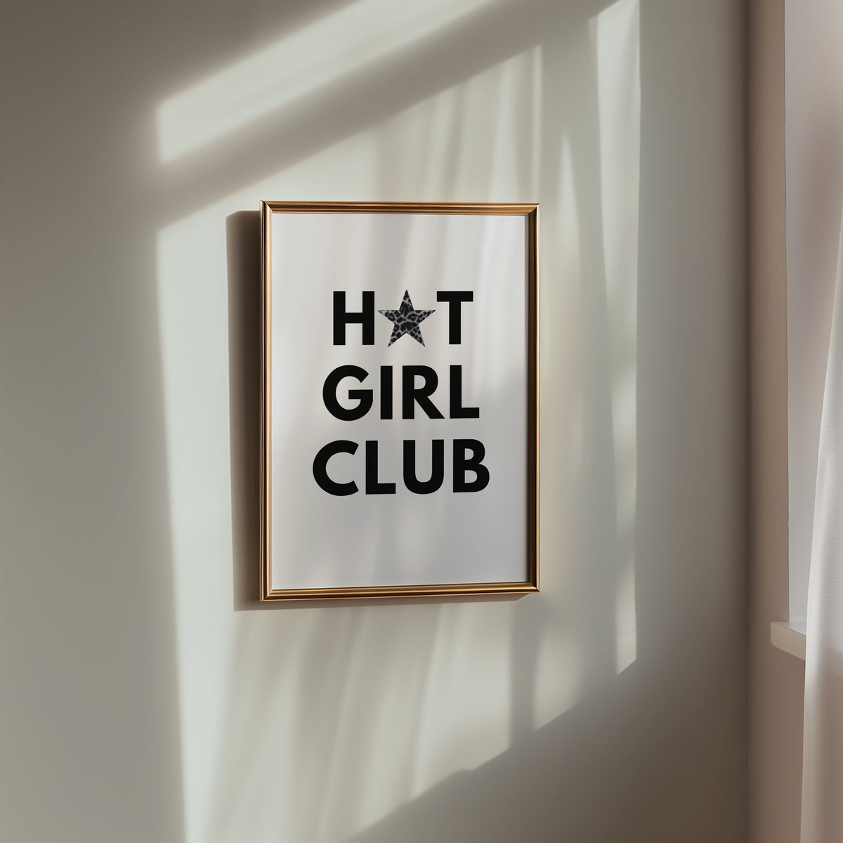 Hot Girl Club Poster – i rum 4