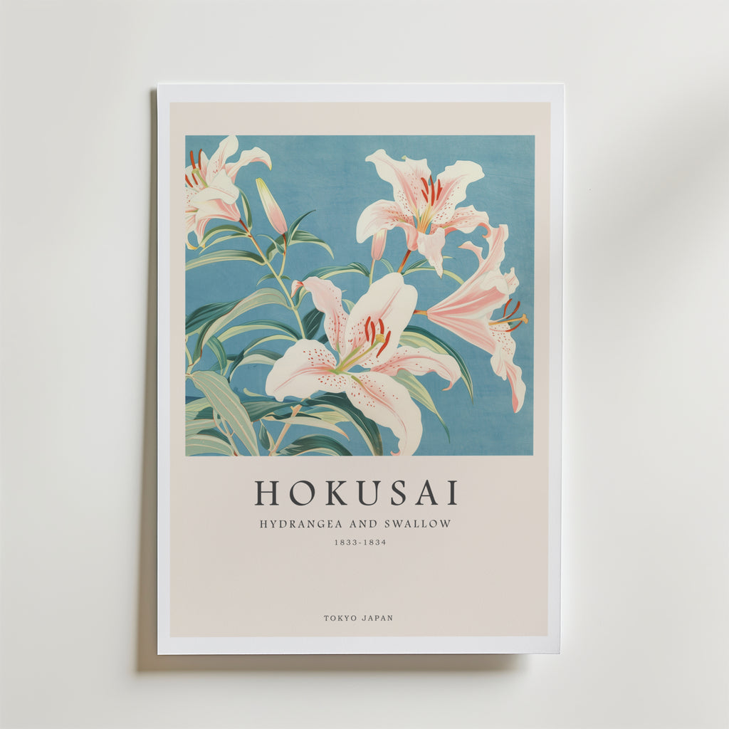Hokusai Lily – stilfullt konsttryck från Bozetto, tryckt på matt finpapper i hög tryckkvalitet