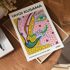 Yayoi Kusama Fantasizing in the – stilfullt konsttryck från Bozetto, tryckt på matt finpapper