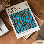 Yayoi Kusama Summer Petals poster visad rakt fram – Bozetto affisch i hög tryckkvalitet